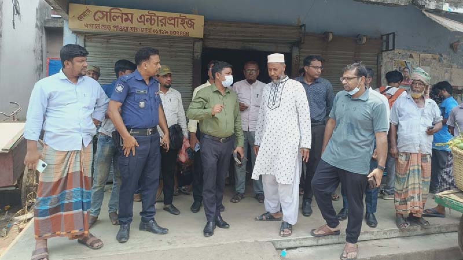 কানসাট আমবাজারে প্রশাসনের উচ্ছেদ অভিযান