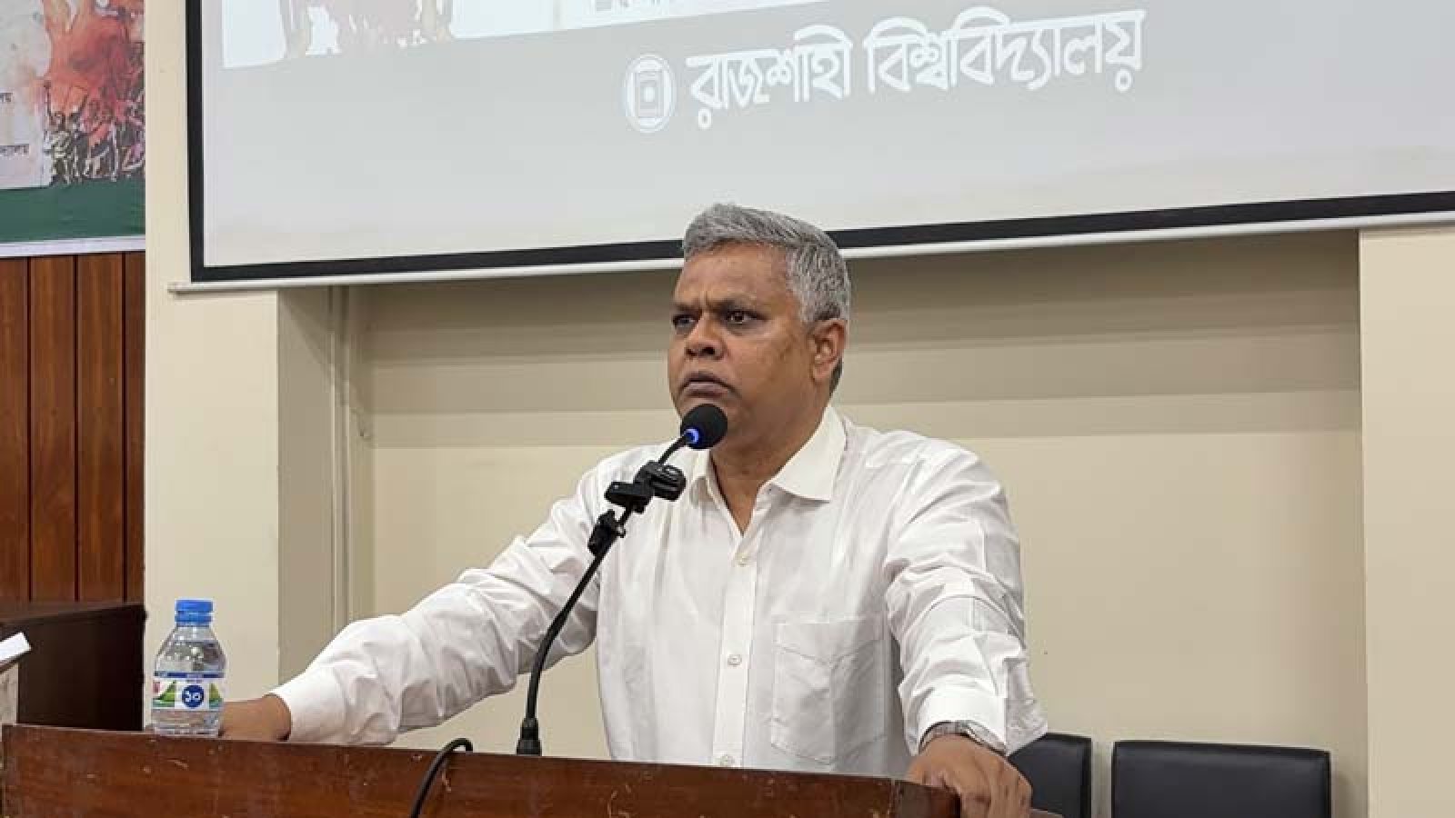 আহত জুলাই যোদ্ধাদের কর্মসংস্থানের ব্যবস্থা করা হবে: রাবি উপাচার্য