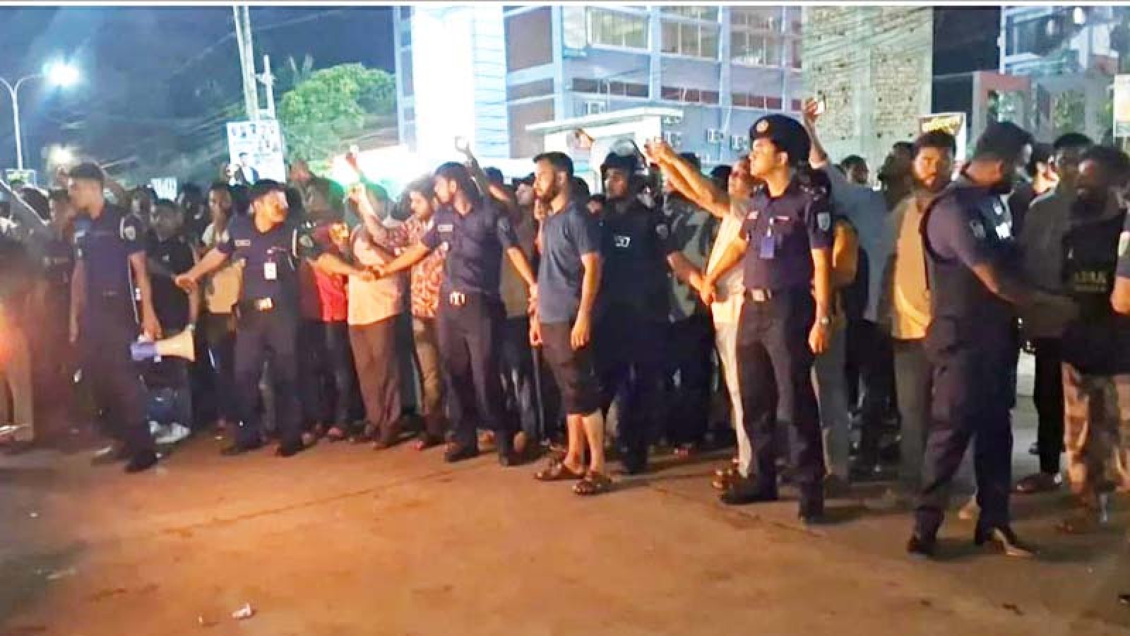 এবার  হবিগঞ্জে ১৪৪ ধারা জারি, অনির্দিষ্টকাল মিছিল-সমাবেশ নিষিদ্ধ