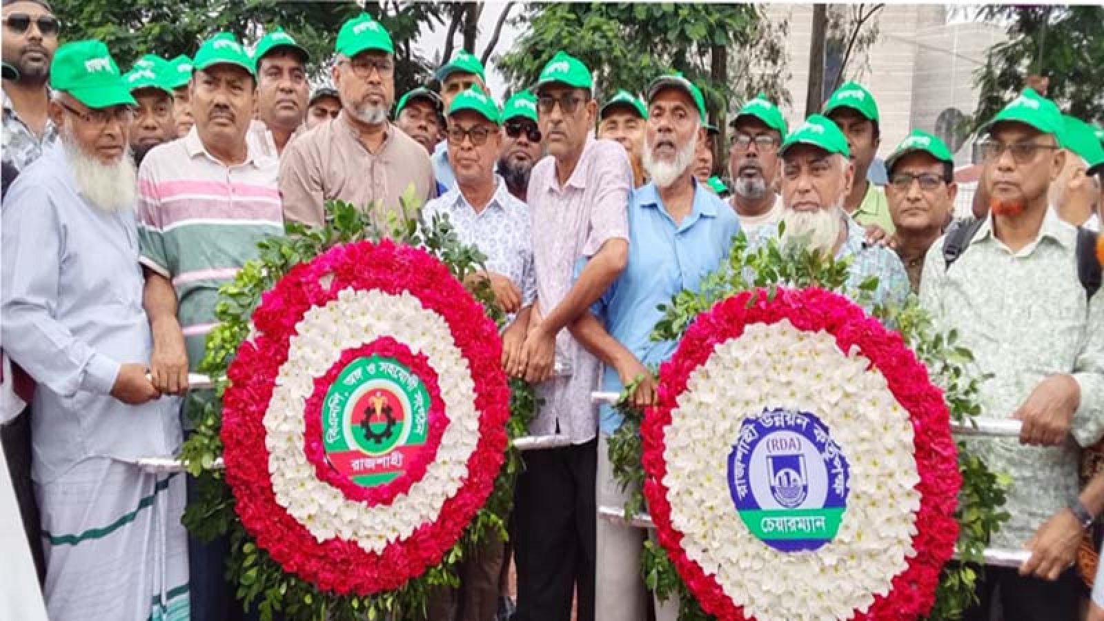 শহীদ জিয়া ও বেগম খালেদা জিয়ার মাজারে শ্রদ্ধাঞ্জলি