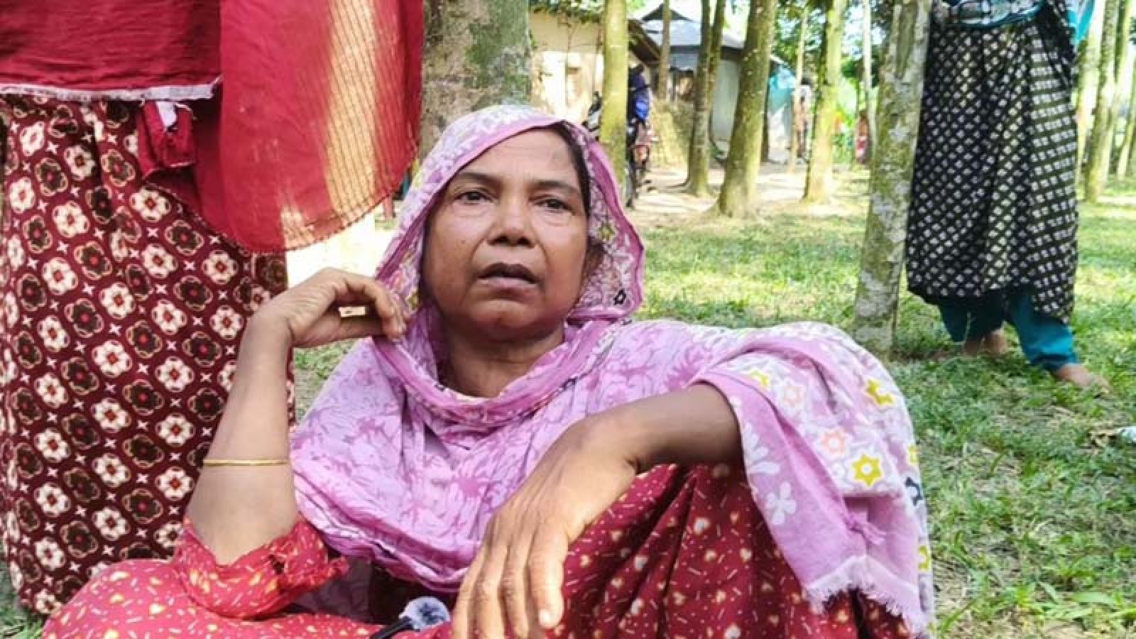 অবশেষে ১৬ ঘণ্টা পর বাবার লাশ দাফনের অনুমতি দিলেন মেয়ে