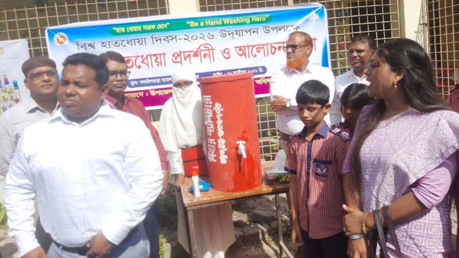 আত্রাইয়ে বিশ্ব হাত ধোয়া দিবস পালন, সাবান পেল দুই শতাধিক শিক্ষার্থী