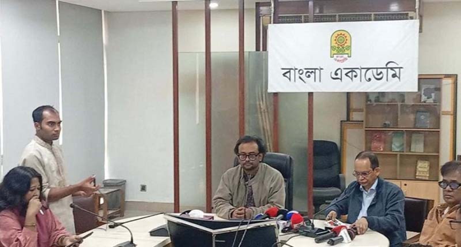 পেছাচ্ছে না বইমেলা, ২০ ফেব্রুয়ারিতেই শুরু