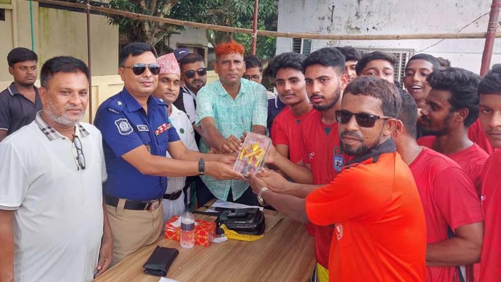 আন্তঃইউনিয়ন কাবাডি প্রতিযোগিতায় চ্যাম্পিয়ন তানোর পৌরসভা দল
