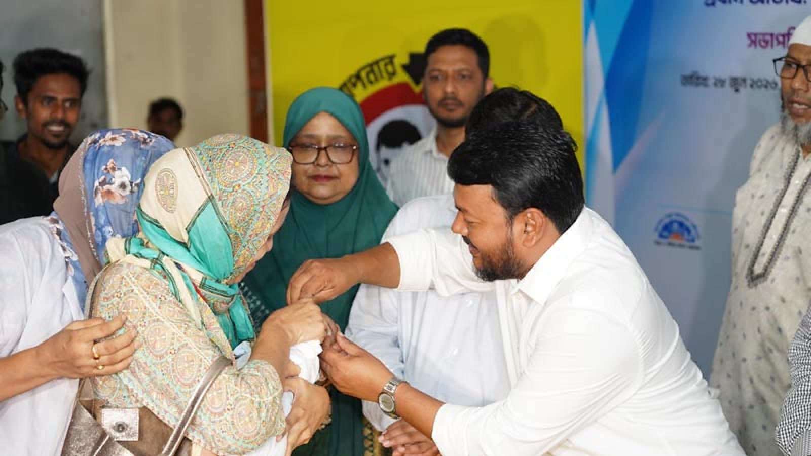 ভিটামিন ‘এ’ প্লাস ক্যাম্পেইনের উদ্বোধন করলেন রাসিক প্রশাসক