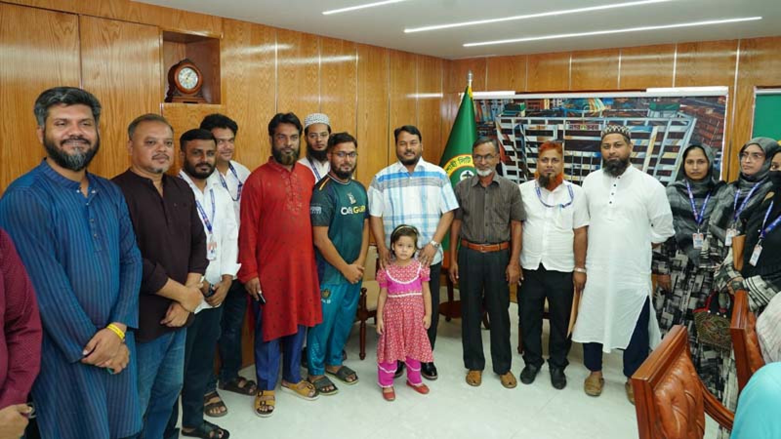 রাসিক প্রশাসকের সঙ্গে হাজী জলিলুর রহমান প্রাথমিক বিদ্যালয় কমিটির সাক্ষাৎ