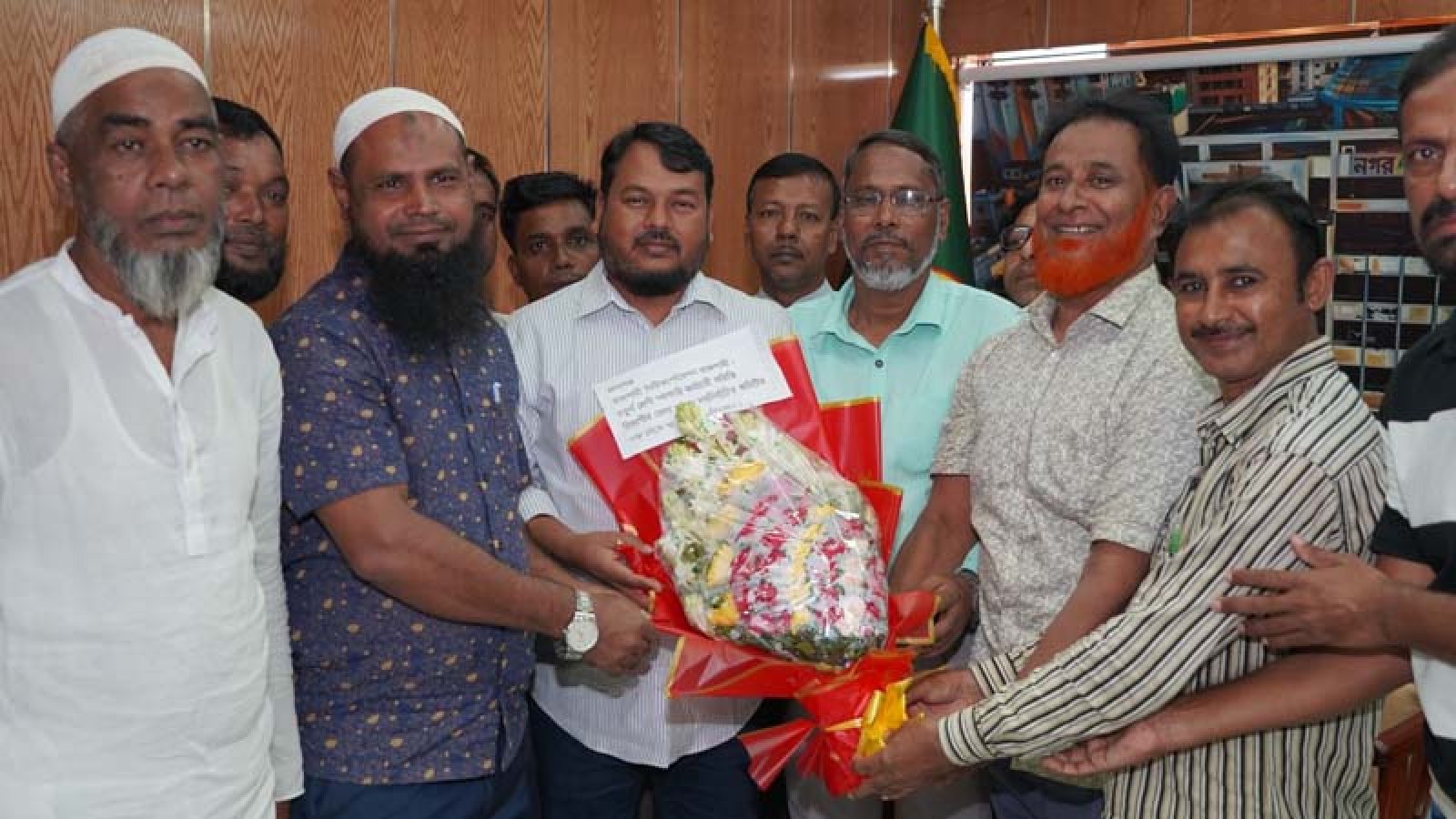 রাসিক প্রশাসকের সঙ্গে বাংলাদেশ চতুর্থ শ্রেণি কর্মচারী সমিতির নেতৃবৃন্দের সৌজন্য সাক্ষাৎ