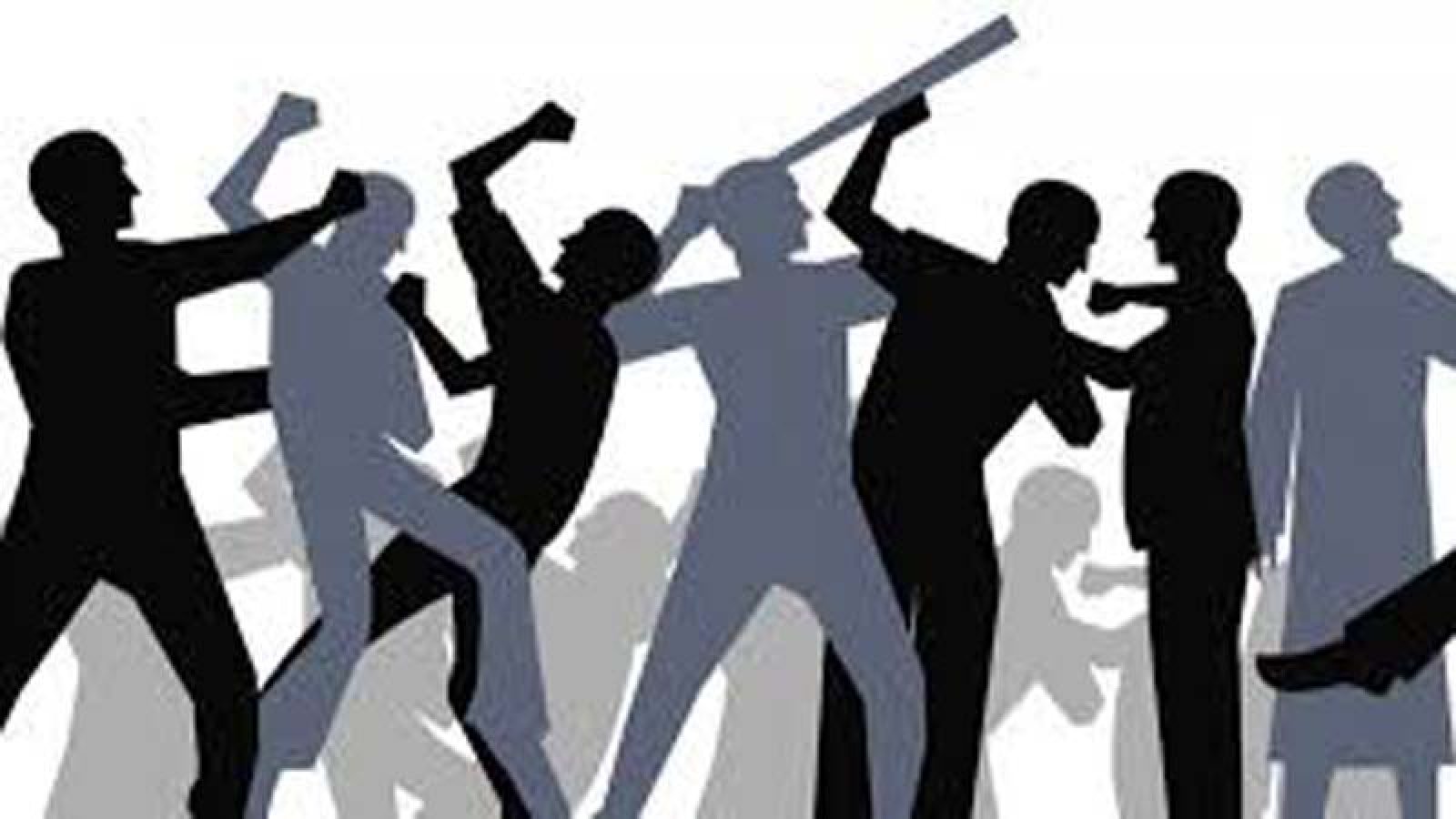 মান্দায় বসতবাড়িতে ঢুকে বৃদ্ধ দম্পতিকে মারধরের অভিযোগ