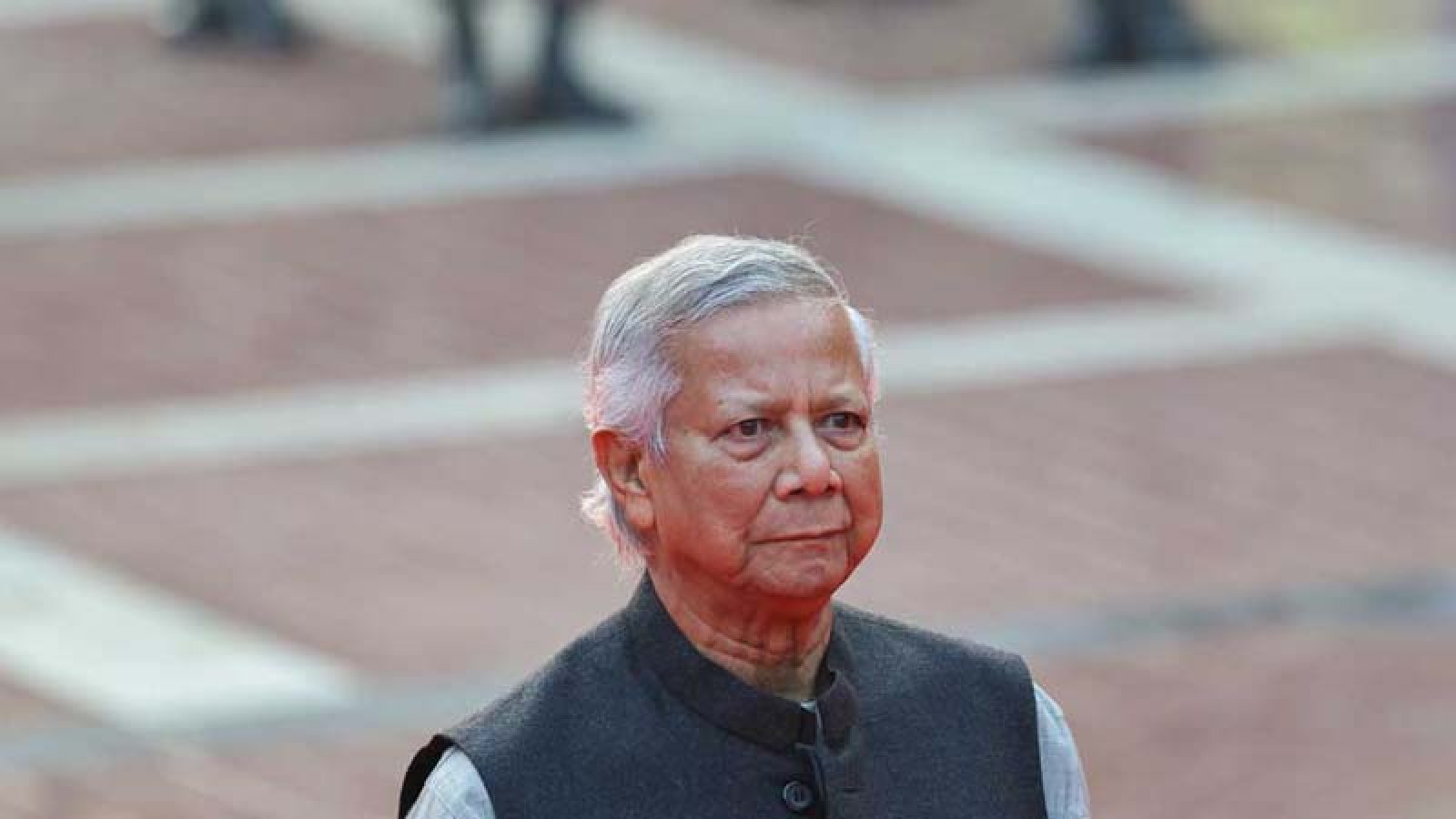 ভোটের দুদিন আগে গেজেট: নিজেকে এক বছরের জন্য ‘ভিভিআইপি’ ঘোষণা করে গেছেন ইউনূস