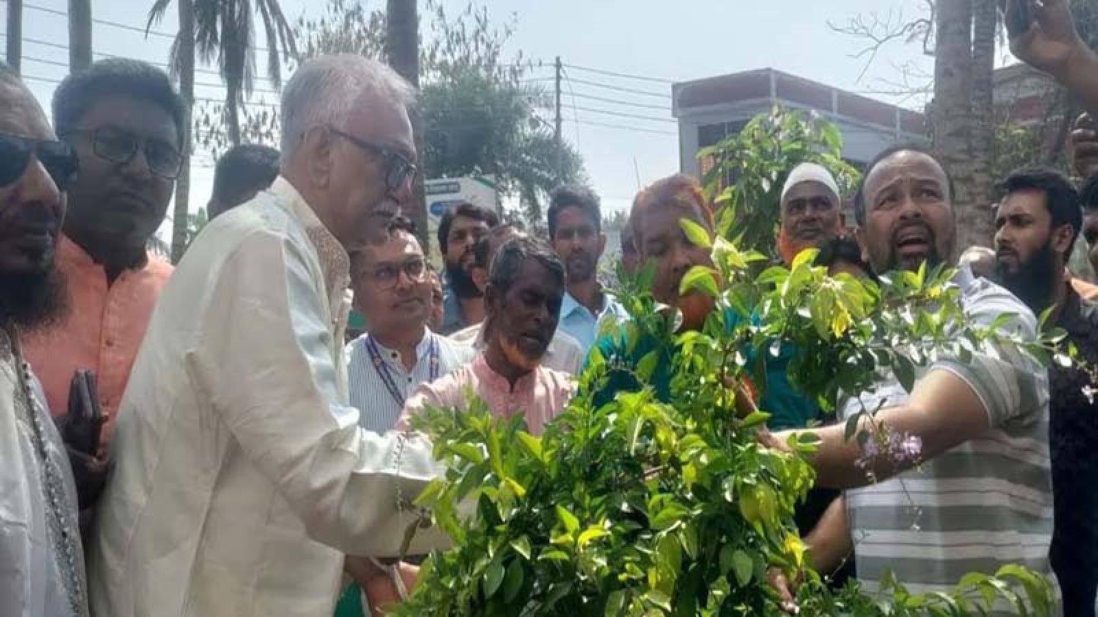 স্বাস্থ্যসেবায় হাসপাতাল যেন আস্থার জায়গা হয়ে উঠে : এমপি চাঁদ