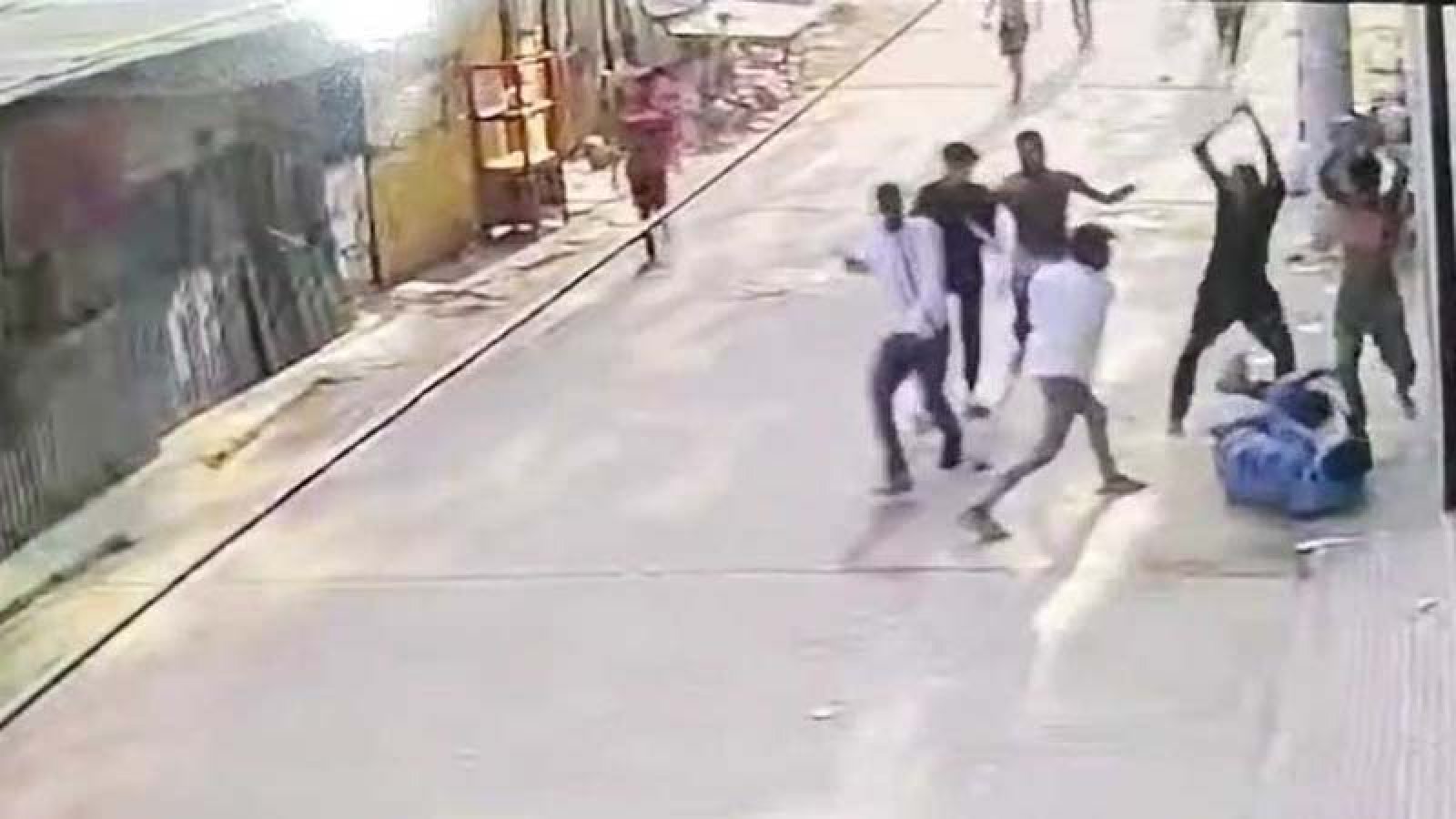 মোহাম্মদপুরে ‘এলেক্স ইমনকে’ কুপিয়ে হত্যা