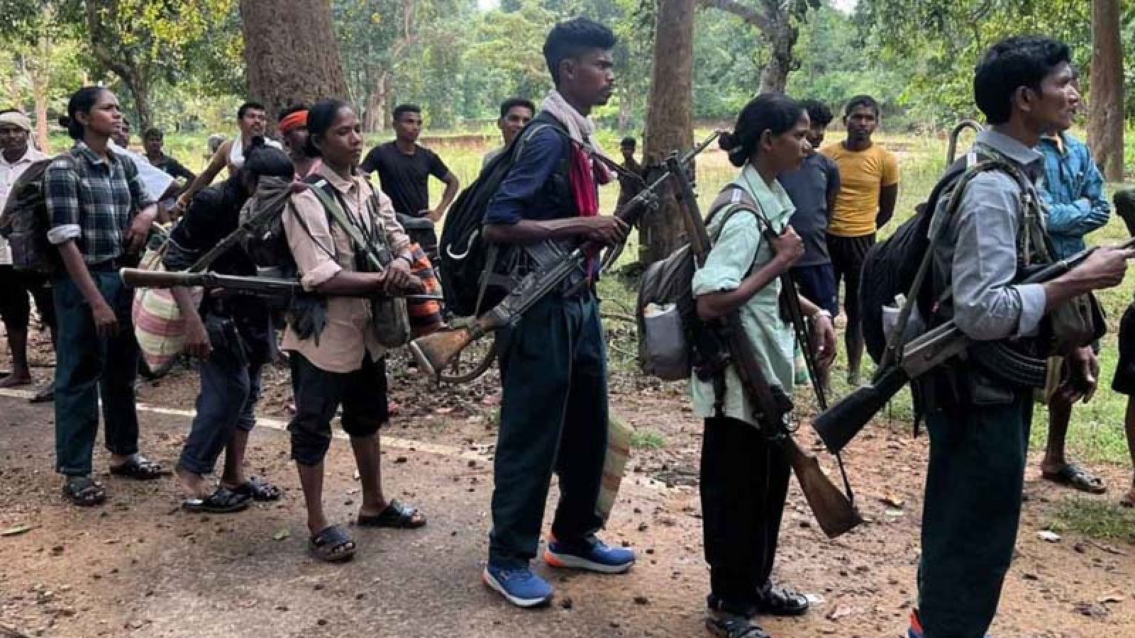 ১০৮ জন মাওবাদী আত্মসমর্পণ করলেন ছত্তীসগঢ়ের বস্তারে!
