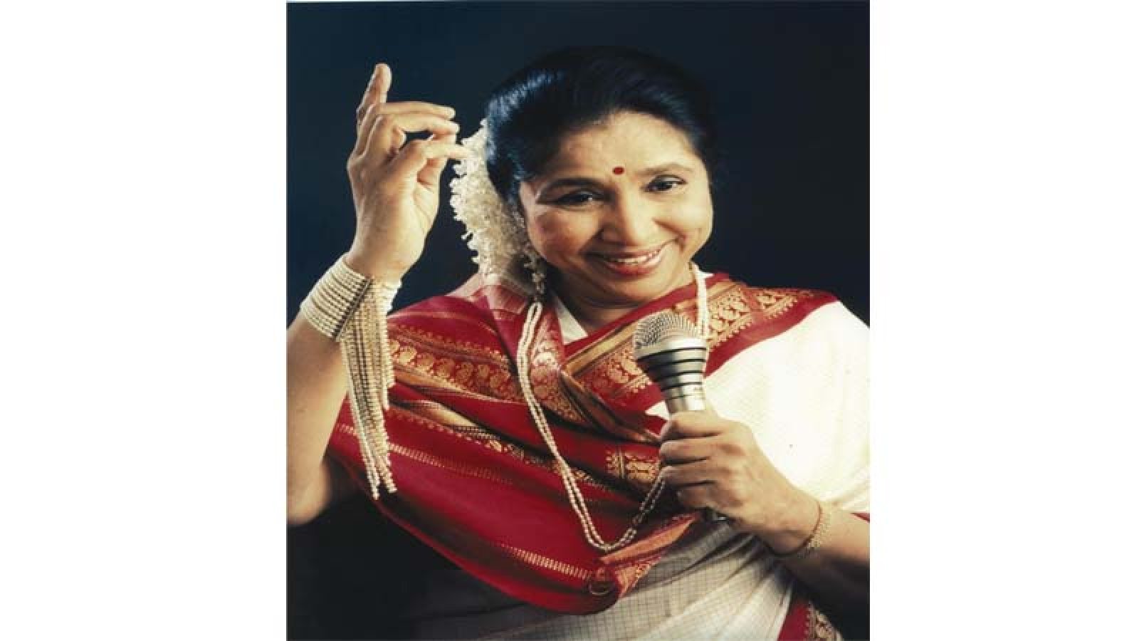 ২০ বছরের বড় প্রেমিককে বাড়ির অমতে বিয়ে, অন্তঃসত্তা অবস্থায় আত্মহত্যার চেষ্টা!