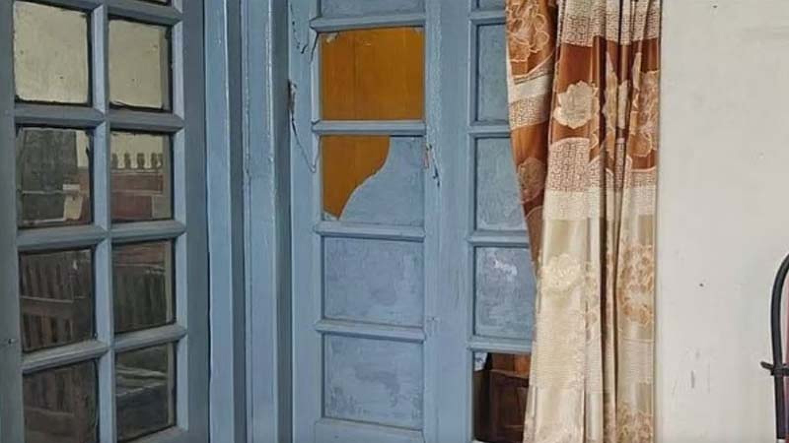 চাঁপাইনবাবগঞ্জের আদালতে বিএনপি কর্মীদের ভাঙচুর