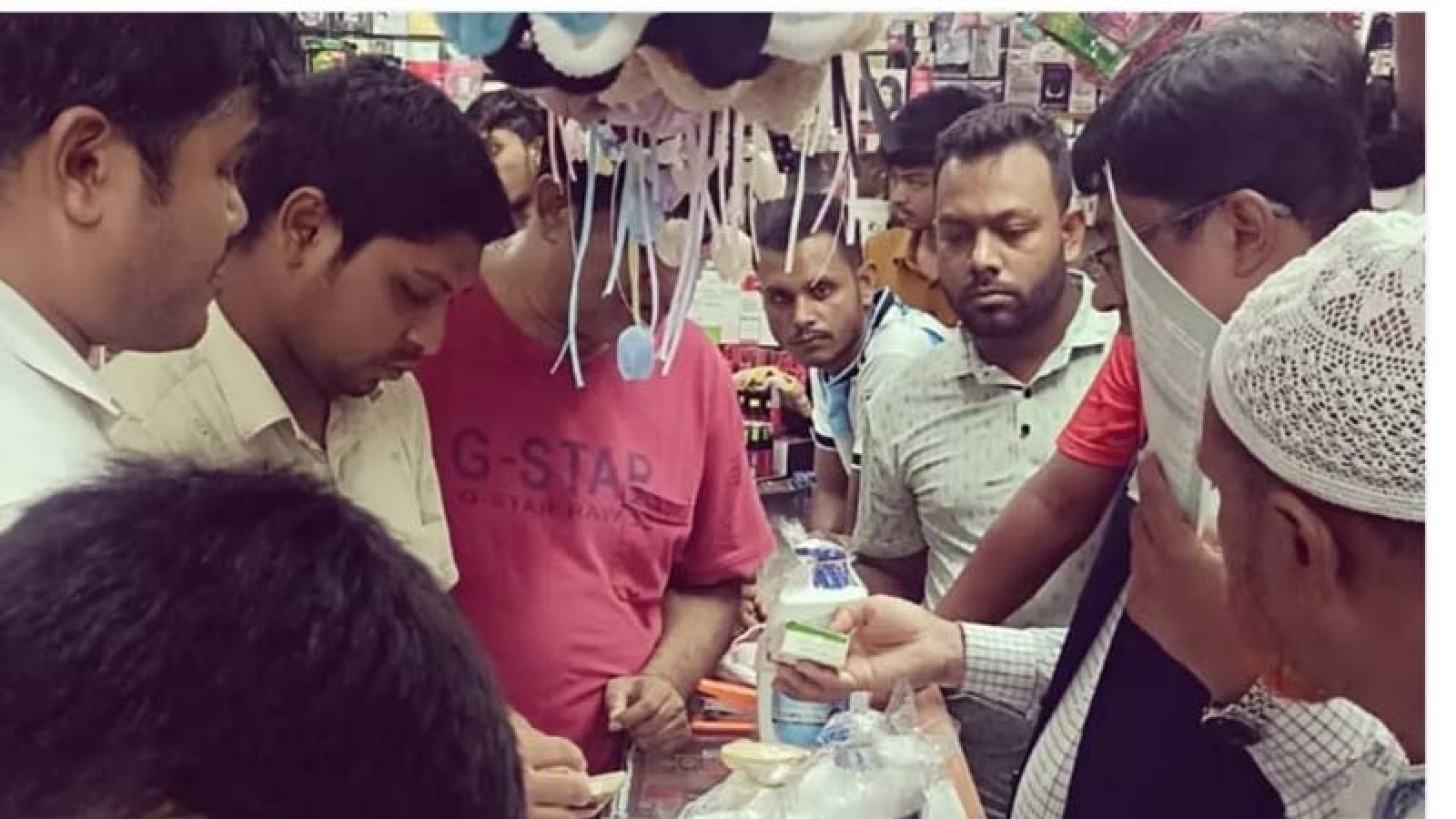 বগুড়ায় নিষিদ্ধ প্রসাধনী বিক্রির দায়ে অর্থদণ্ড