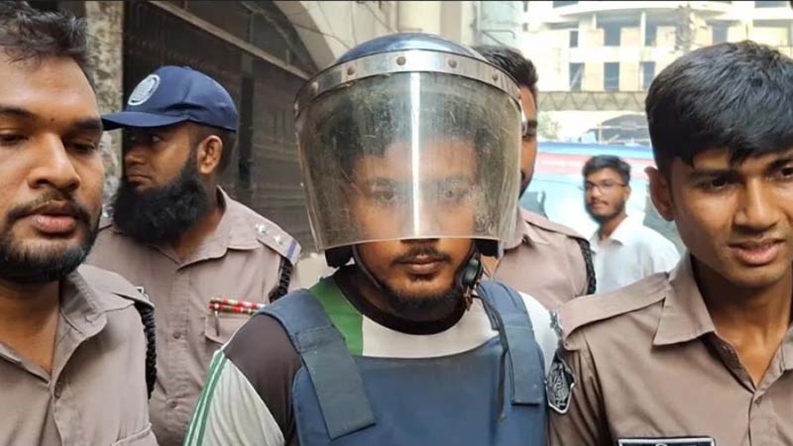 ‘শুধু একটা স্নাইপারের অভাব ছিল’ কমেন্ট করা সেই যুবক ৭ দিনের রিমান্ডে