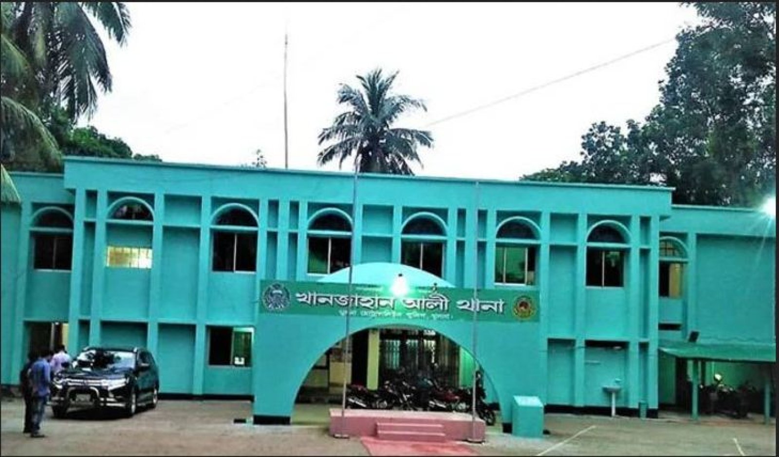 সাংবাদিককে না পেয়ে শিশু সন্তানকে থানায় নিলেন ওসি
