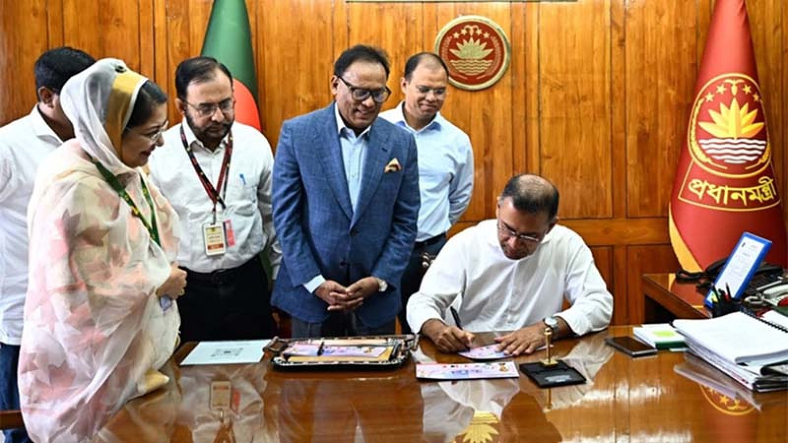 ফুটবল বিশ্বকাপ উপলক্ষে স্মারক ডাকটিকিট উন্মোচন করলেন প্রধানমন্ত্রী