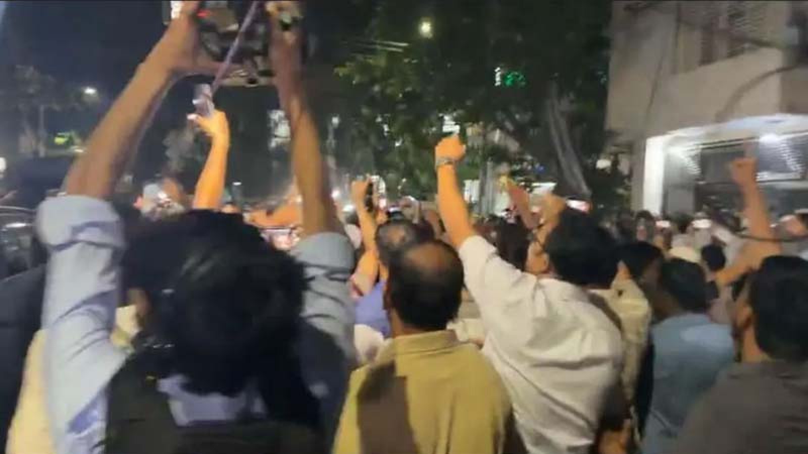 তোফায়েল আহমেদের জানাজা শেষে ‘জয় বাংলা স্লোগান’, আটক একাধিক নেতাকর্মী