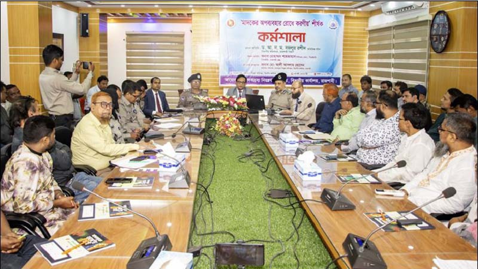একটি শিশুকে বড়ো করা সহজ, কিন্তু একজন মাদকাসক্ত ব্যক্তিকে নিয়ে কাজ করা কঠিন : বিভাগীয় কমিশনার