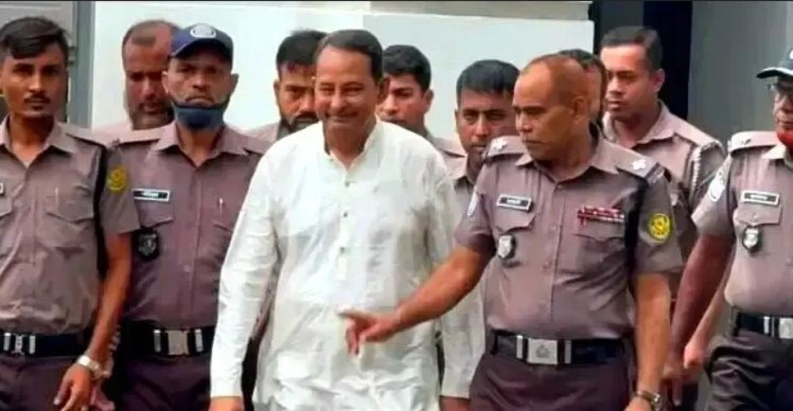 ইনুর ১০ বছরের সাজা বাড়িয়ে মৃত্যুদণ্ড চেয়ে প্রসিকিউশনের আপিল