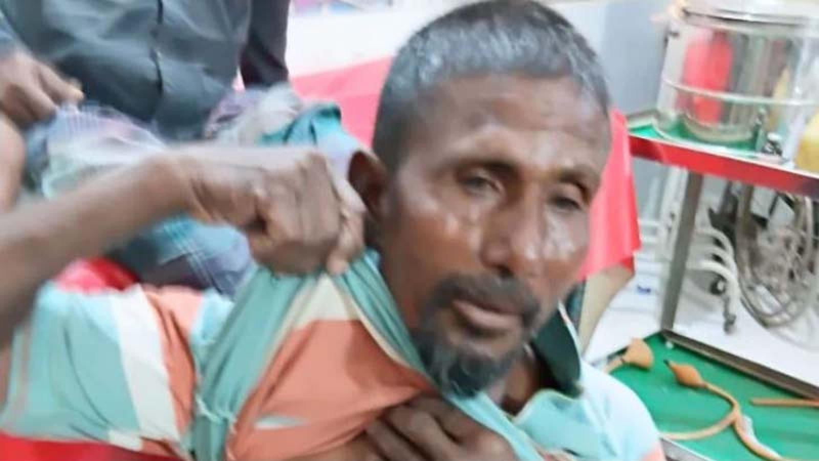 ঈশ্বরদীতে পদ্মায় জেলেদের ওপর সশস্ত্র হামলা : গুলিবিদ্ধসহ আহত ৪