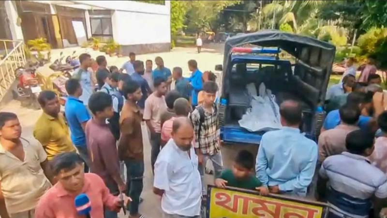 মসজিদের মাইকে ‘চোর’ ঘোষণা, গণপিটুনিতে ২ জন নিহত