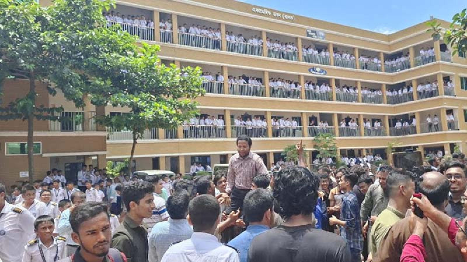 যে স্কুলের ৩৮২ শিক্ষার্থীর সবাই পেল জিপিএ-৫