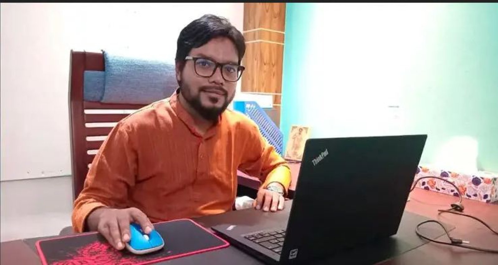 স্বরাষ্ট্রমন্ত্রীকে নিয়ে পোস্ট দিয়ে বিশ্ববিদ্যালয় কর্মকর্তা বরখাস্ত
