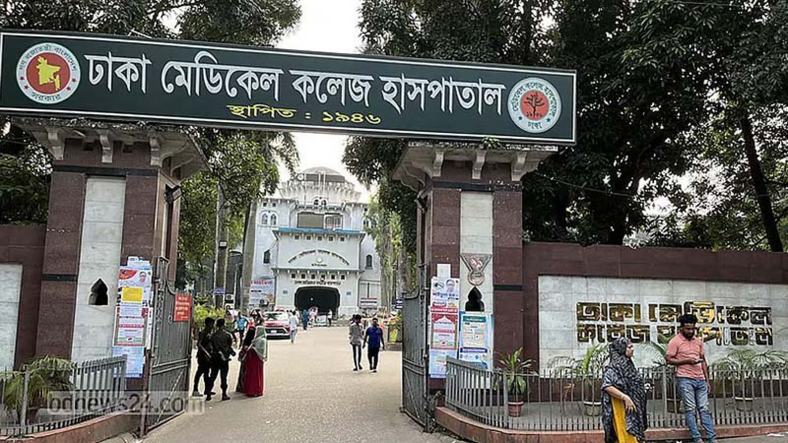 বংশালে সড়কে পড়ে ছিল যুবকের লাশ, দুই পা ভাঙা, মাথায় ক্ষত