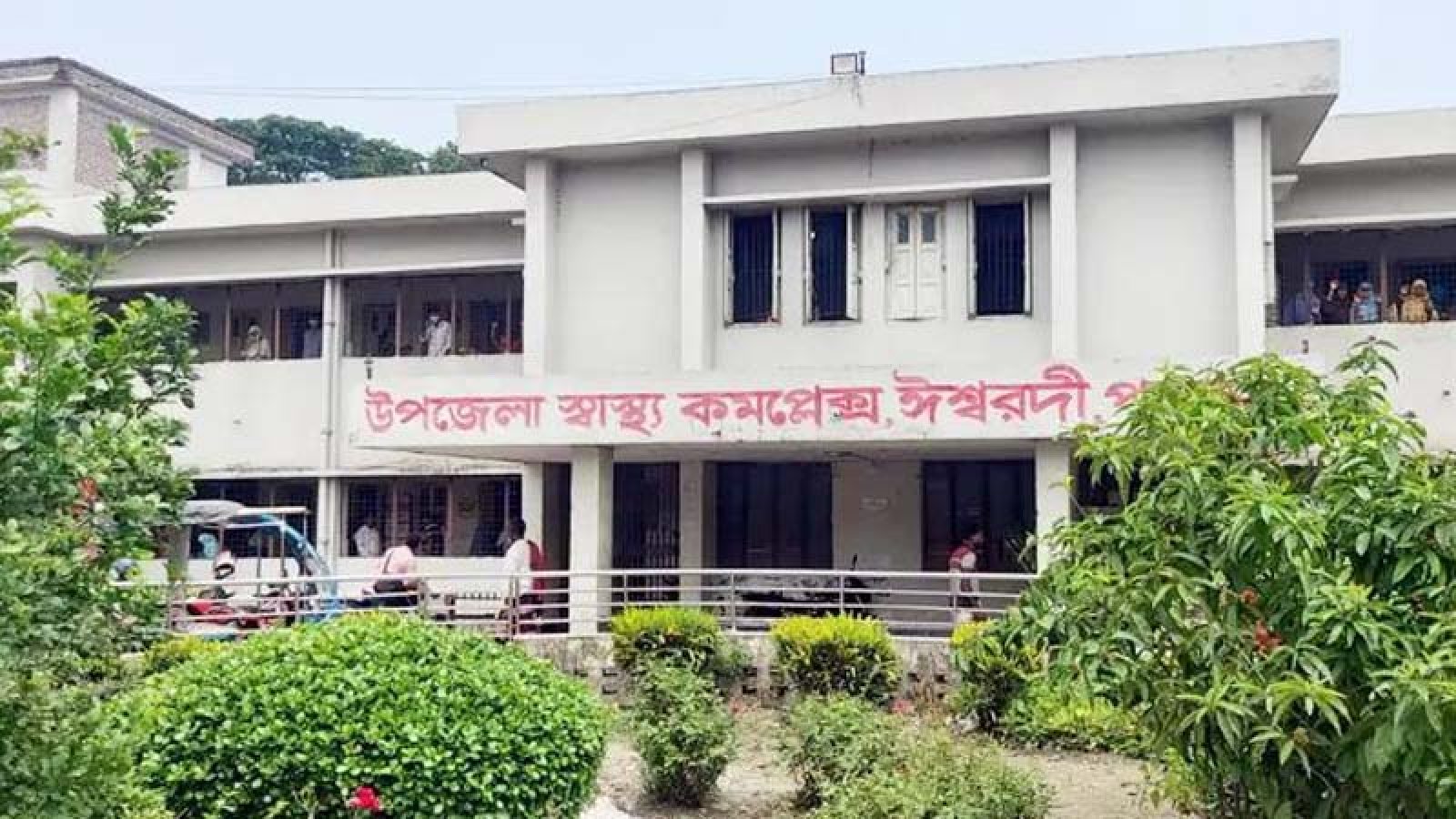 পড়া না পারায় শিক্ষার্থীকে শাসন, ৩ শিক্ষিকাকে পেটালেন অভিভাবক