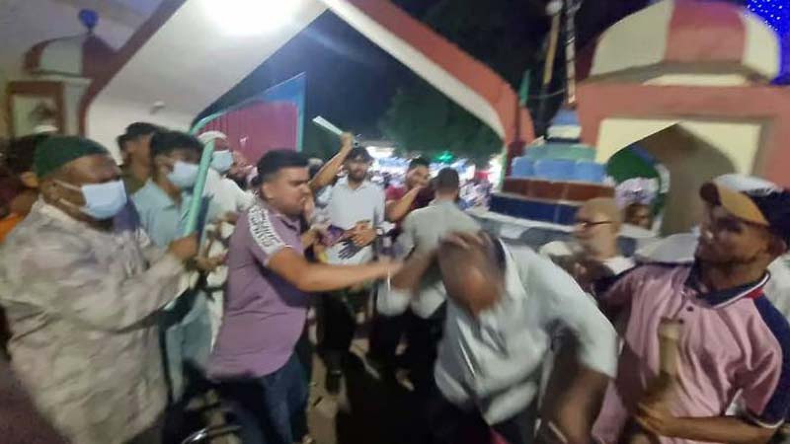 শাহ আলী মাজারে হামলা করল কারা? পুলিশ ও জামায়াতের দুই রকম কথা