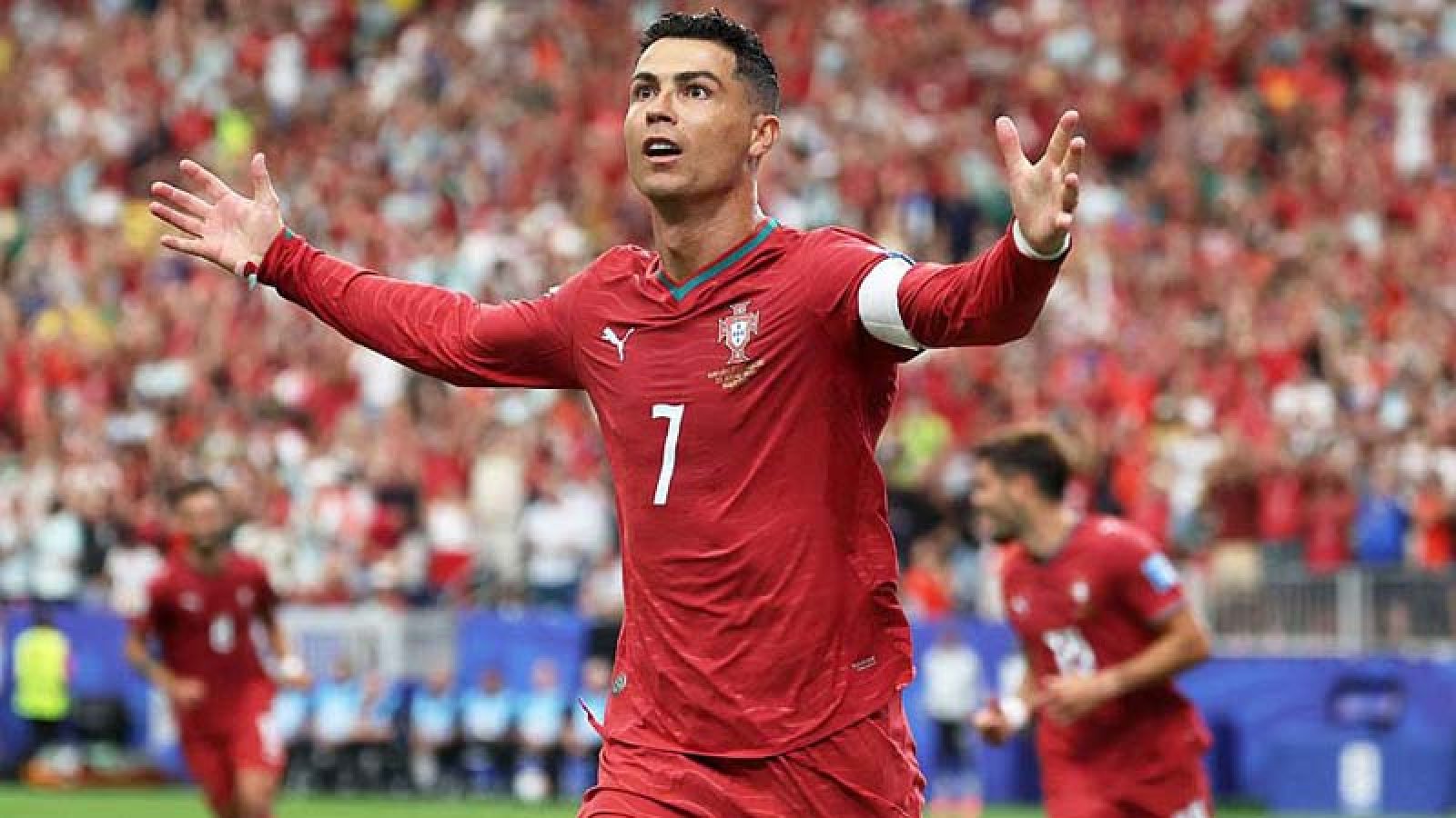 রোনালদোর রেকর্ড গড়ার ম্যাচে পর্তুগালের গোল উৎসব