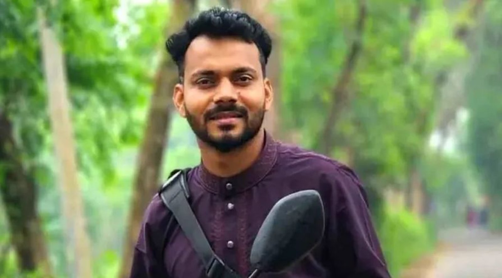 মুখোশ পরে দোকানে ঢুকে ব্যবসায়ীকে গুলি