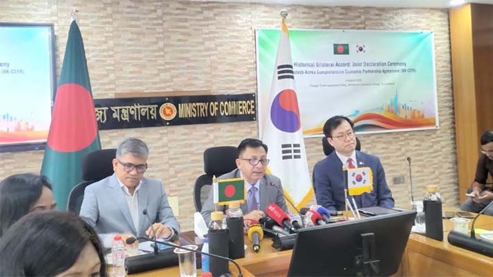 কোরিয়ার সঙ্গে সিইপিএ স্বাক্ষর, ৯৭% পণ্যে শুল্ক সুবিধা