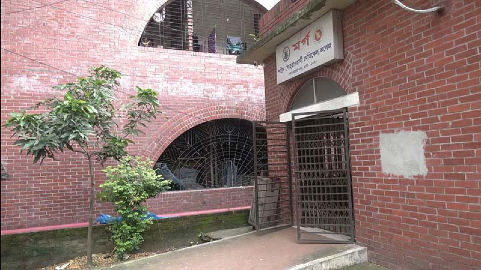 ড্রেনে কাজ করছিলেন ওয়াসা কর্মী, মাথা তুলতেই গাড়ির চাকায় পিষ্ট