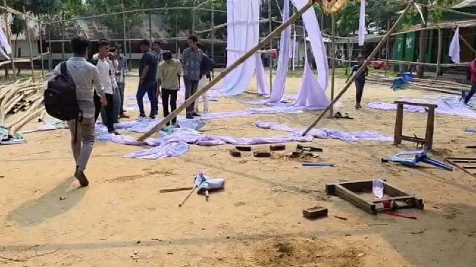 এনসিপির ফল উৎসবের মঞ্চে হামলা-ভাঙচুর, আহত ১০