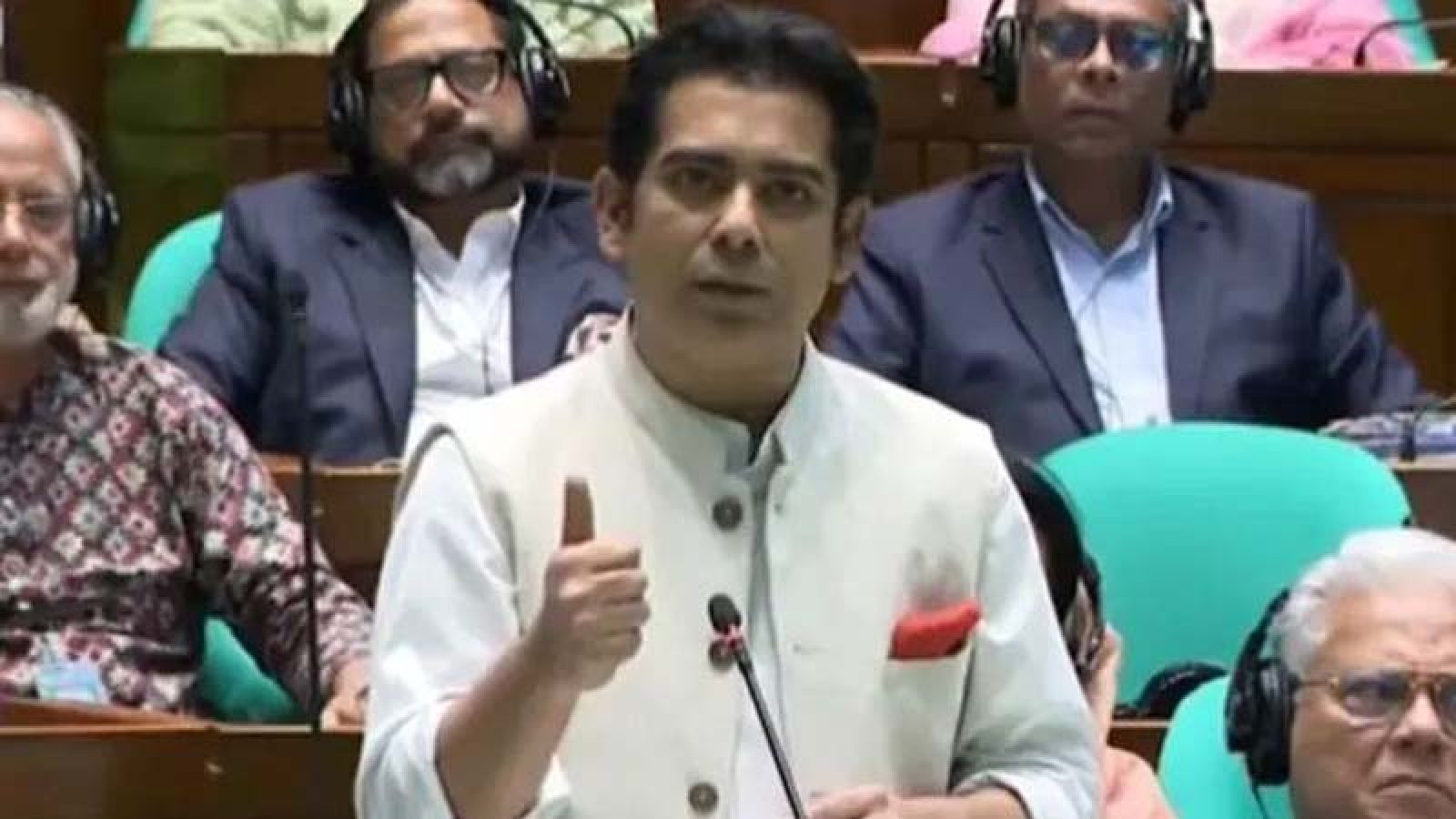 সংসদে স্পিকারের নাম ধরে ডাকায় তোপের মুখে পার্থ