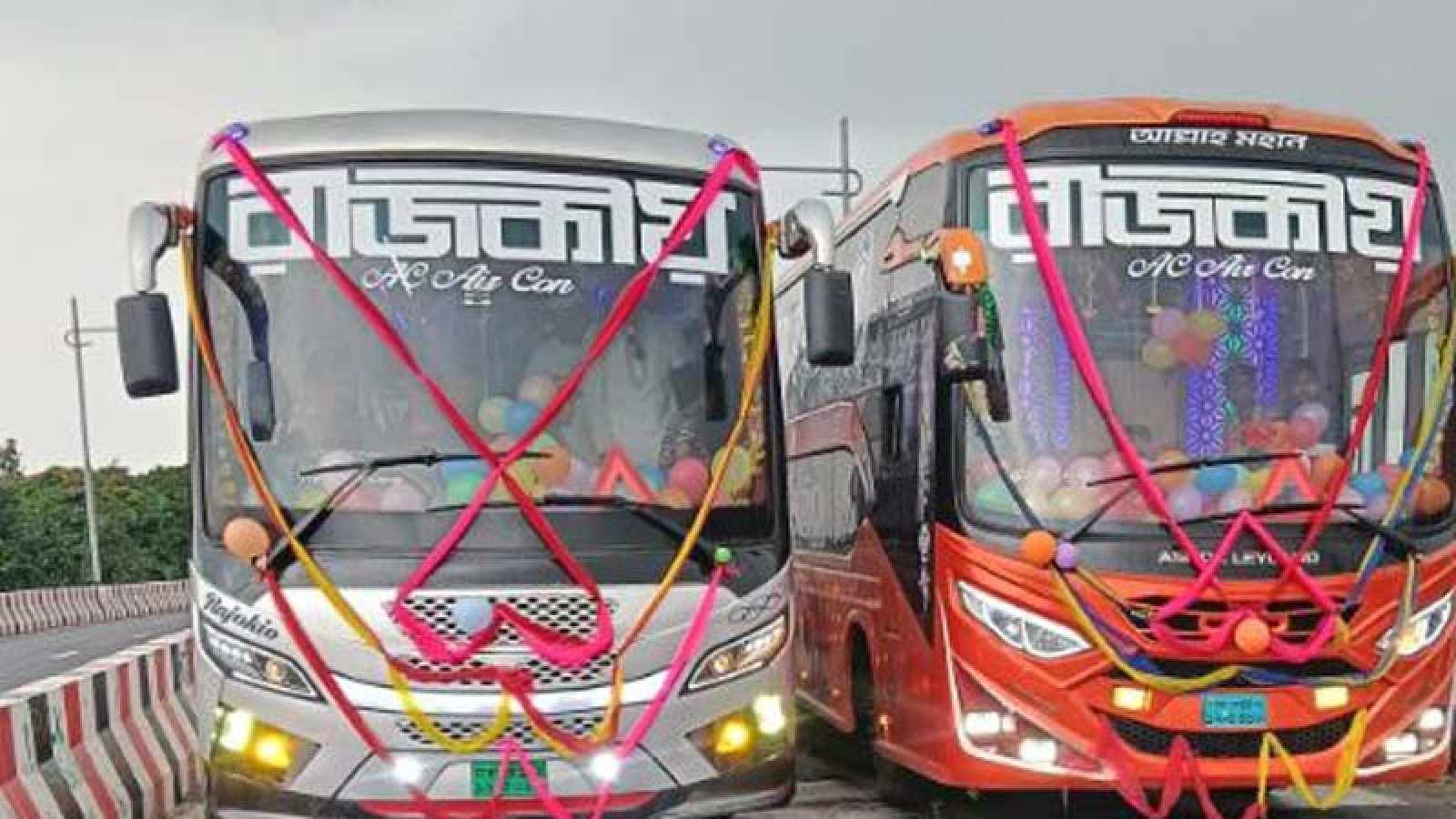 চাঁপাই থেকে কুয়াকাটা রাজকীয় পরিবহনের এসি বাসের যাত্রা শুরু