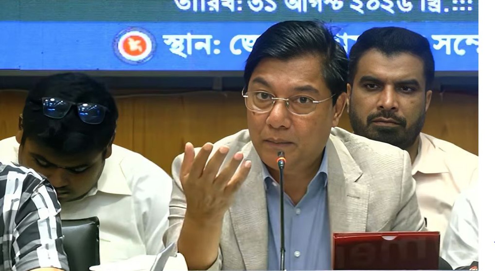 ট্রাম্পের চাওয়া অনুযায়ী বোয়িং কিনছি: বিমানমন্ত্রী