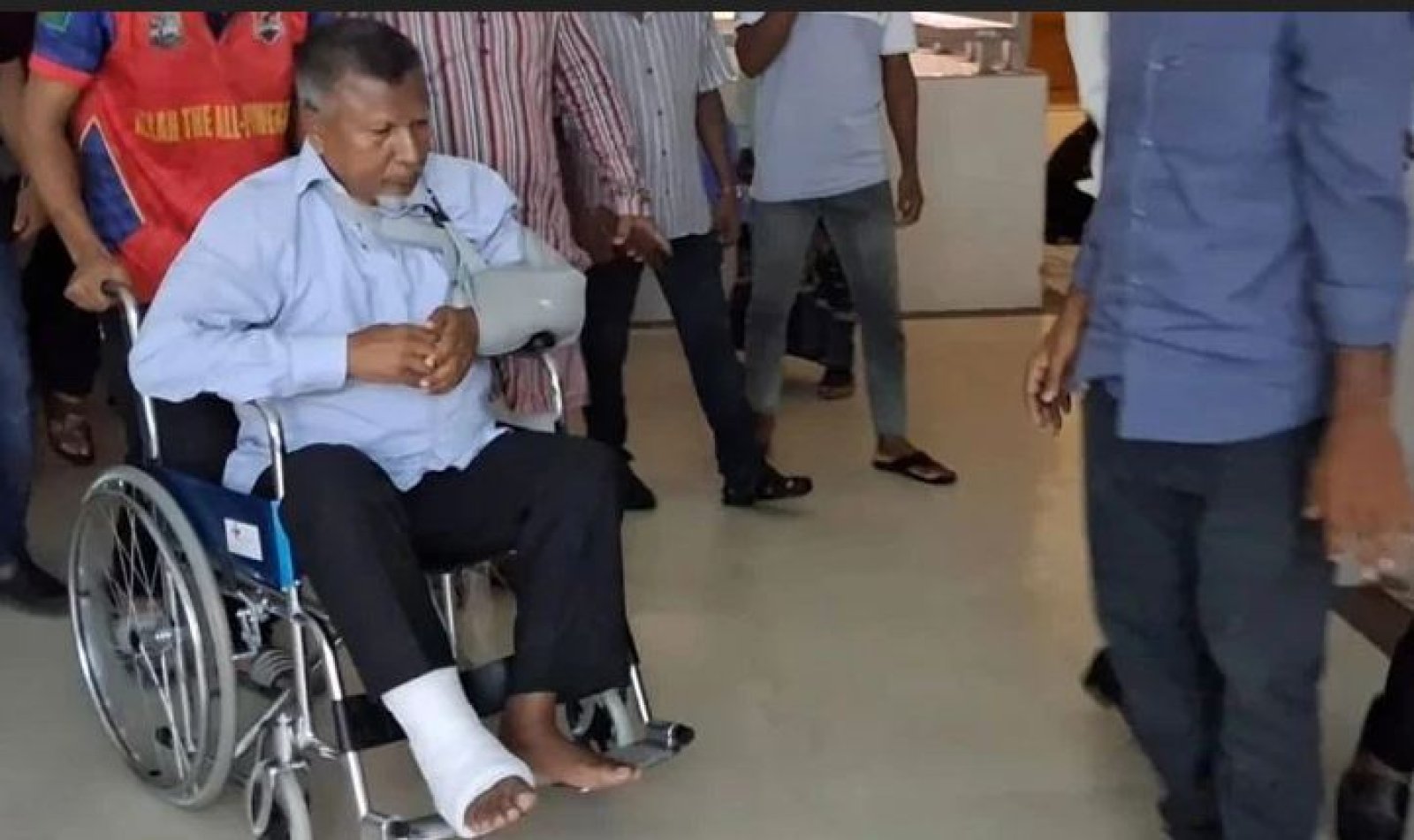 দুর্ঘটনায় আহত খাদ্য প্রতিমন্ত্রীকে পাঠানো হয়েছে ঢাকায়