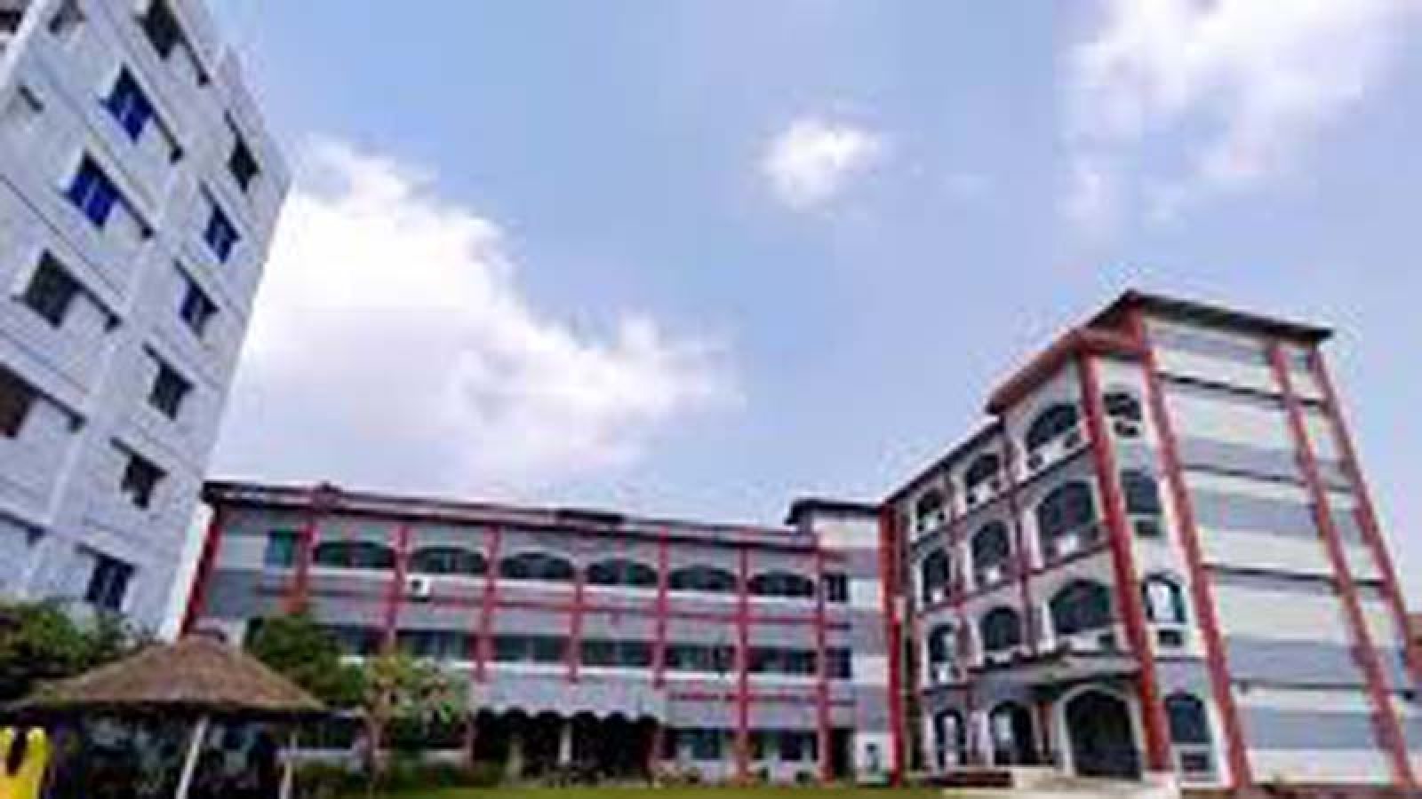 বঙ্গবন্ধু বাদ দিয়ে নতুন নাম পদ্মা কলেজ