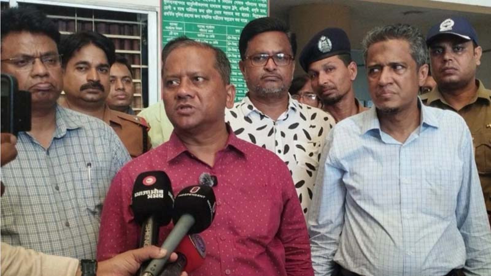রাজশাহী রেলস্টেশন ভাঙচুর শিক্ষার্থীদের