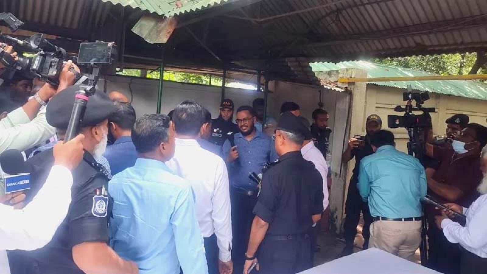 র‍্যাবের ‘আয়নাঘর’ পরিদর্শনে ট্রাইব্যুনালের বিচারকেরা