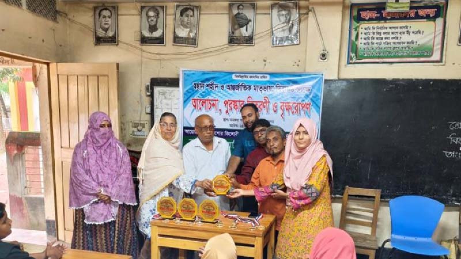 শিবগঞ্জে মহান শহীদ ও আন্তুর্জাতিক মাতৃভাষা দিবস উপলক্ষে পুরস্কার বিতরণ