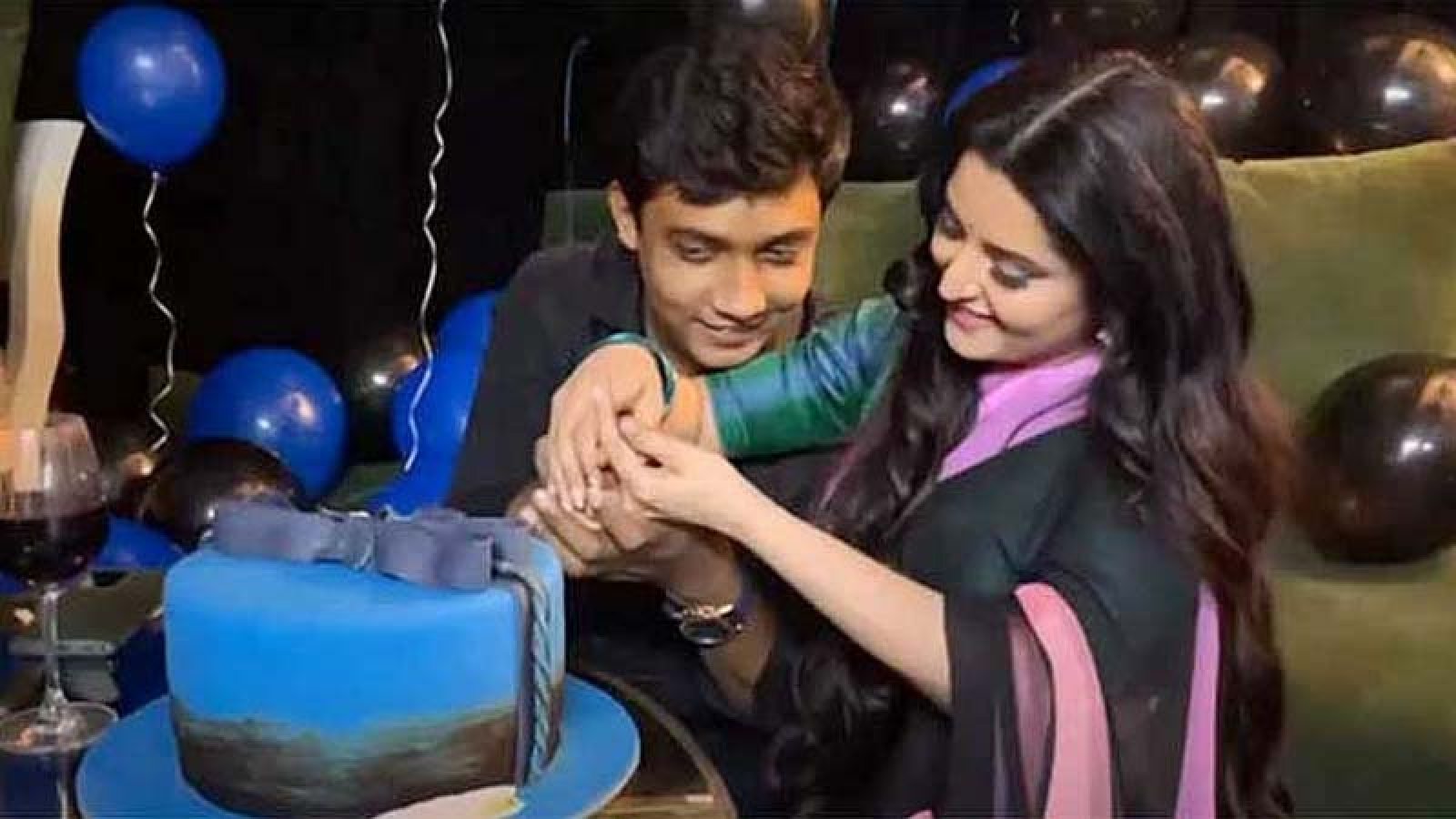 পরীমনির ‘প্রেমে’ জড়িয়ে গুরুদণ্ড, চাকরি খোয়ালেন সাকলায়েন