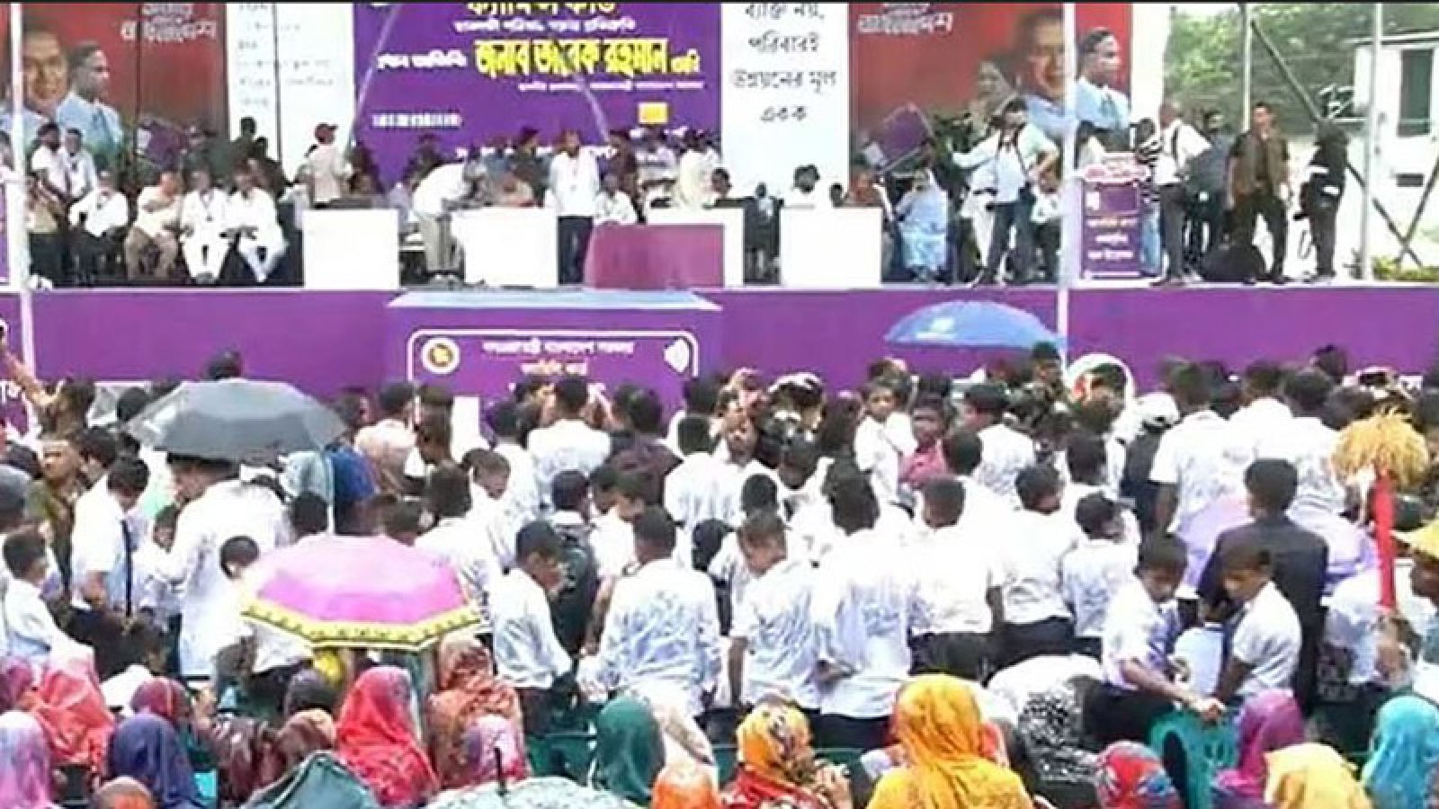 শ্রীমঙ্গলে অনুষ্ঠান মঞ্চে প্রধানমন্ত্রী