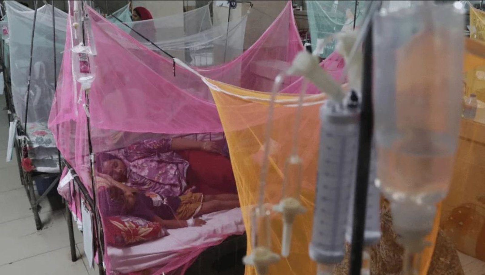 রামেক হাসপাতালে কমেছে হামের রোগী, বাড়ছে ডেঙ্গুর