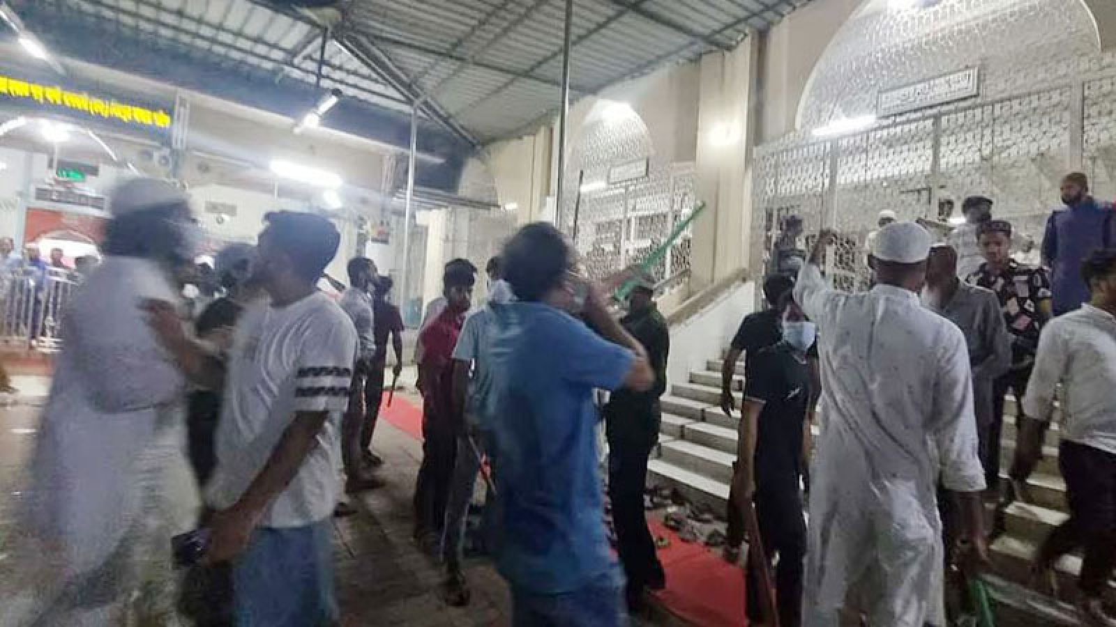 শাহ আলীর মাজারে হামলার ঘটনায় মামলা, গ্রেপ্তার ৩