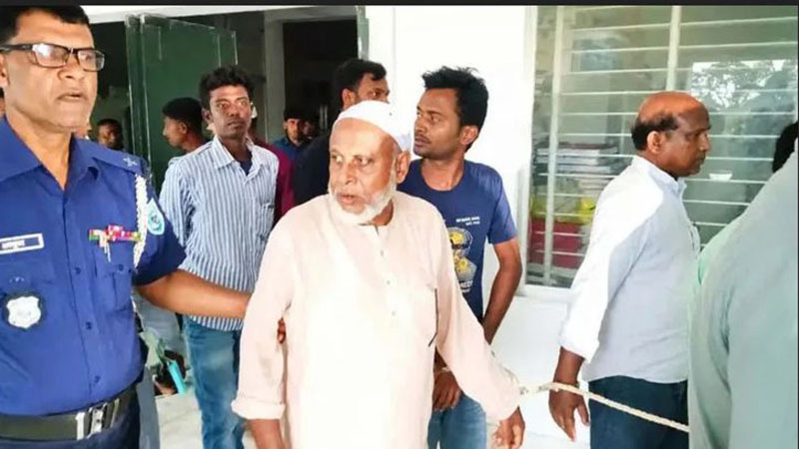 রংপুরে সাংবাদিকের ওপর হামলা, ২ শিক্ষক গ্রেপ্তার